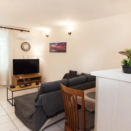 Апартаменты Kallithea Charming New 1br